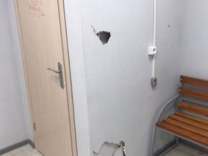 Вандалы громят новые теплые остановки в Якутске