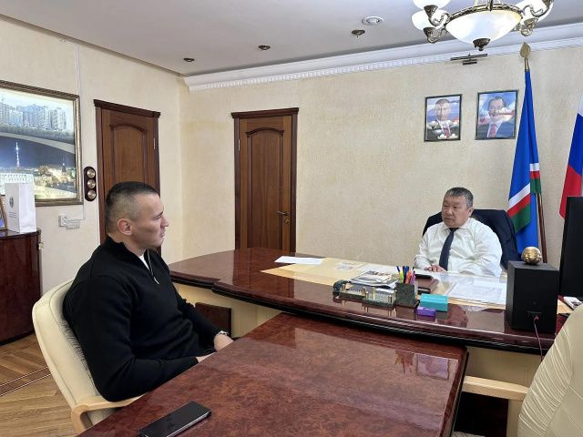 Дмитрий Садовников встретился с Айаалом Лазаревым