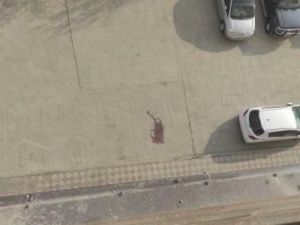 В Якутске 18-летняя девушка выпала из окна и разбилась насмерть