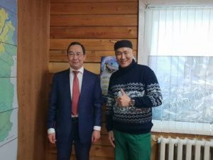 В свой день рождения Айсен Николаев заглянул к самому известному блогеру Якутии