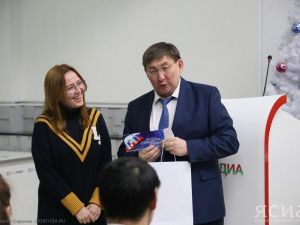 ВОТ ВАМ - И ГОД КОНСОЛИДАЦИИ... (Грустные мысли в преддверии Дня российской печати)