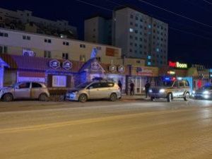 Пьяный водитель сбил на обочине мужчину и врезался в машину на улице Стадухина