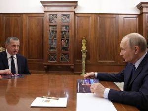 Трутнев объяснил Путину, как называется главная площадь Якутска