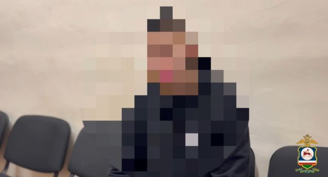 Мошенники обманули 19-летнего бармена, позвонив ему, якобы из военкомата