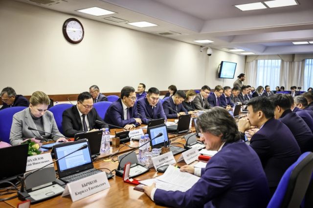 «В ряде ведомств и учреждений будет изменена структура». Сокращение в госсекторе Якутии