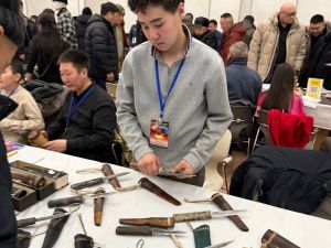 Фоторепортаж с главной выставки кузнецов «Дархан Уус»