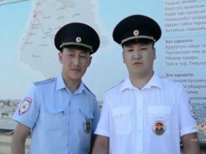 В Якутии полицейские потушили пожар и спасли пожилых супругов