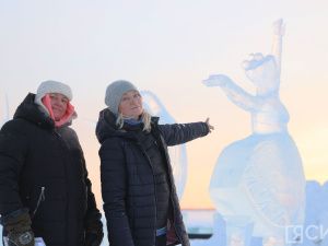 Искусство из снега и льда: зимние скульпторы соревнуются в Якутске за звание лучшего