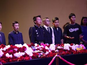 Якутяне нескончаемым потоком идут проститься с Михаилом Николаевым