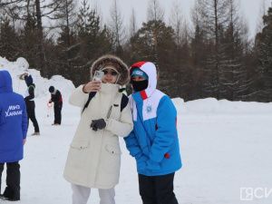 В Нерюнгри при сильном ветре и снегопаде прошли соревнования по метанию аркана