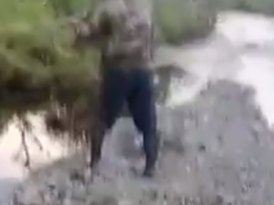 Житель Якутии решил порыбачить с ружьем