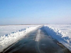 В Якутии снижена грузоподъемность на ледовых переправах до 20 тонн