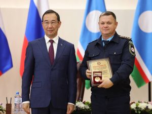 Айсен Николаев вручил государственные награды работникам лесной охраны Якутии
