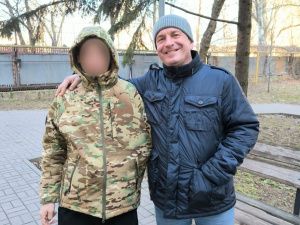 Сотрудники «Железных дорог Якутии» и Ассоциации строителей АЯМ передали бойцам СВО автомобиль