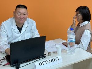 Врачи Республиканского центра мобильных бригад работают в Среднеколымском и Булунском районах 