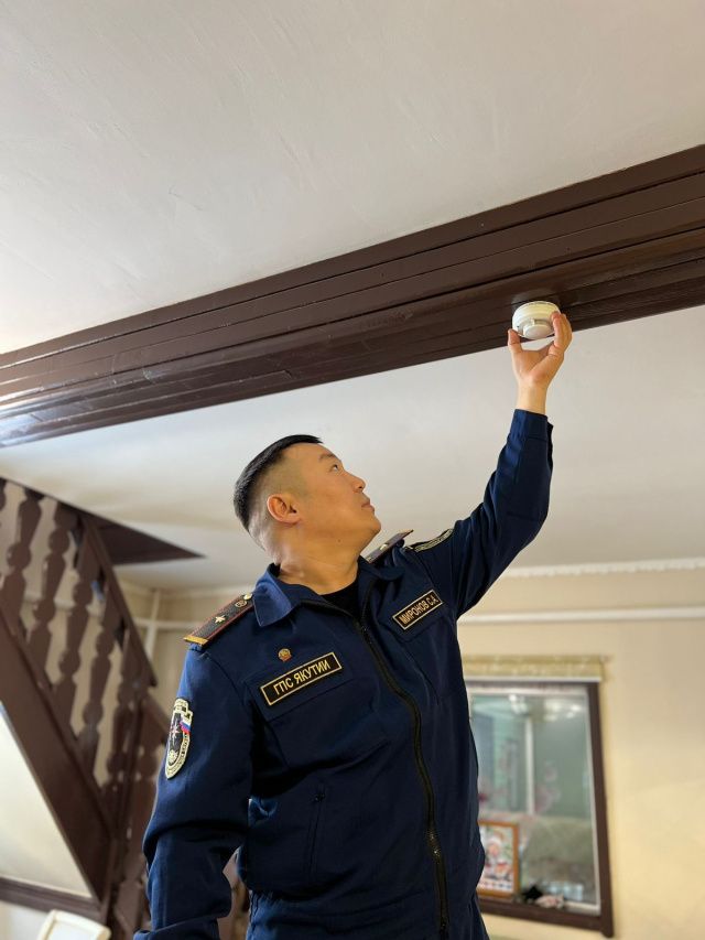 В Якутии с начала акции «Предупреди пожар – установи АДПИ!» подключили 405 пожарных извещателей