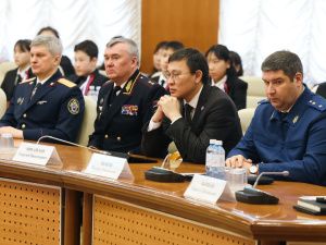 Государственные награды вручил в День Конституции РФ глава Якутии