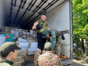 Бойцы СВО из Якутии в ДНР получили подарки в честь Дня Победы