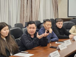 Альберт Семенов встретился с новым составом Молодежной палаты Якутска