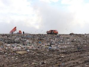 Продолжается ликвидация возгорания на городском полигоне Якутска