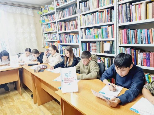 На 394 площадках якутяне написали Большой этнографический диктант