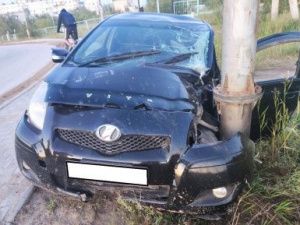 В Якутске женщина погибла в ДТП, наехав на столб