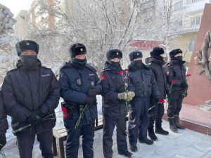 В Якутске возложили цветы к памятнику воинам-интернационалистам