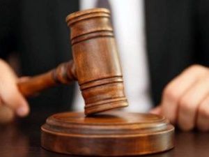 В Сунтарском улусе родители ученицы отсудили у бывшей учительницы 50 тысяч рублей