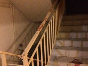 Фотофакт: В Якутске подъезд залит кровью