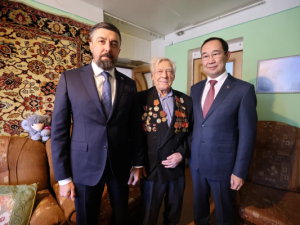 Первую медаль Победы в Якутии получил 98-летний фронтовик