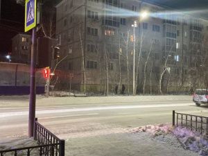 Проехал на красный: в Якутске водитель сбил на пешеходном переходе ребенка