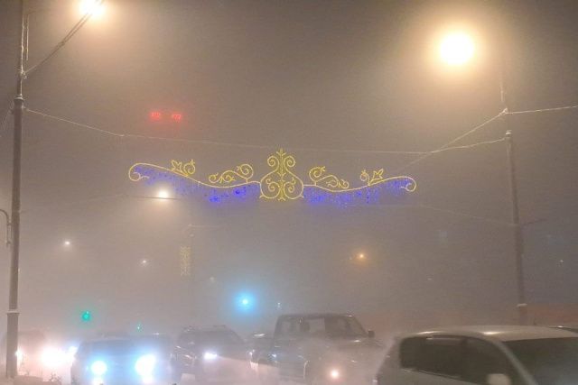 Фотофакт: на проспекте Ленина Якутска появились новогодние световые украшения