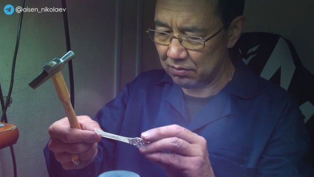 Что решил подарить в этот раз своей супруге и дочерям глава Якутии