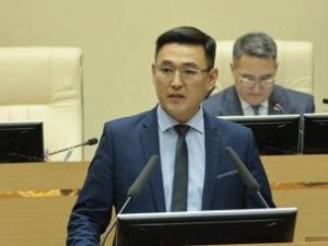 Два народных депутата Якутии досрочно сложили полномочия