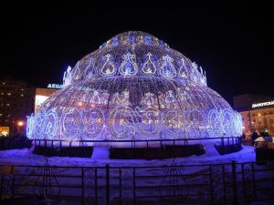 Праздничное шествие автоколонны состоялось впервые на зажжении новогодней ёлки Якутска