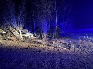 Женщина-водитель без прав совершила опрокидывание автомобиля