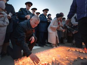 Сотрудники уголовно-исполнительной системы и члены их семей приняли участие во всероссийской патриотической акции «Свеча памяти» 