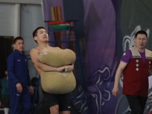 Верхоянец Пётр Прудецкий стал новым чемпионом Якутии по национальному многоборью