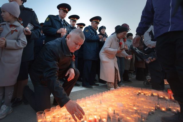 Сотрудники уголовно-исполнительной системы и члены их семей приняли участие во всероссийской патриотической акции «Свеча памяти» 