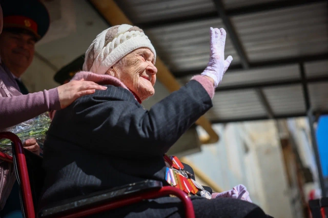 Участницу Великой Отечественной войны поздравили с наступающим Днём Победы