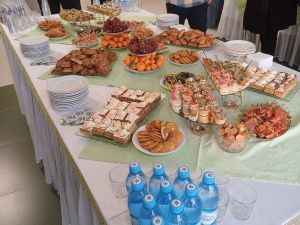 Чем угощали журналистов на встрече с Ил Дарханом?