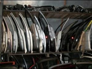 В Якутске жулик, взяв в аренду машину, продал ее по запчастям