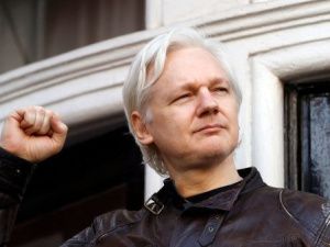 Основатель Wikileaks Джулиан Ассанж вышел из британской тюрьмы