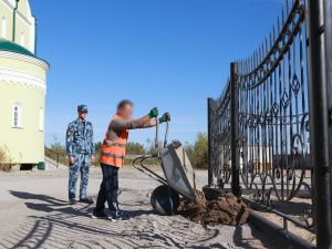 Осужденные оказали добровольческую помощь Храму Всех Святых