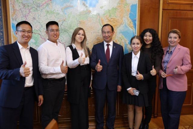 Победители акции «Предложи и поддержи» представили свои проекты главе Якутии