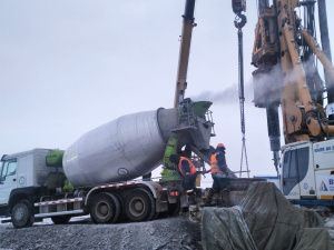 50 запланированных до конца года свай Ленского моста установили в Якутии 