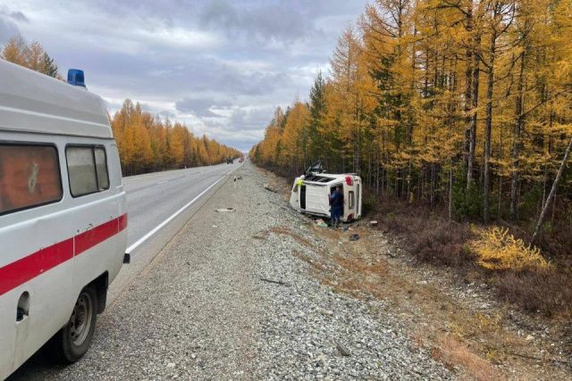 В Якутии водитель погиб в результате опрокидывания автомобиля