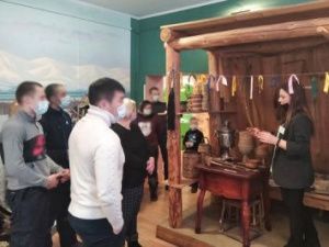Осужденные к принудительным работам посетили Ленский историко-краеведческий музей