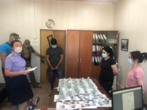 В Якутске вынесен приговор мужчине, предложившему взятку управляющему рынка