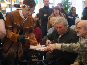 Гости Дней Дальнего Востока и Арктики на ВДНХ познакомились с деликатесами из Якутии